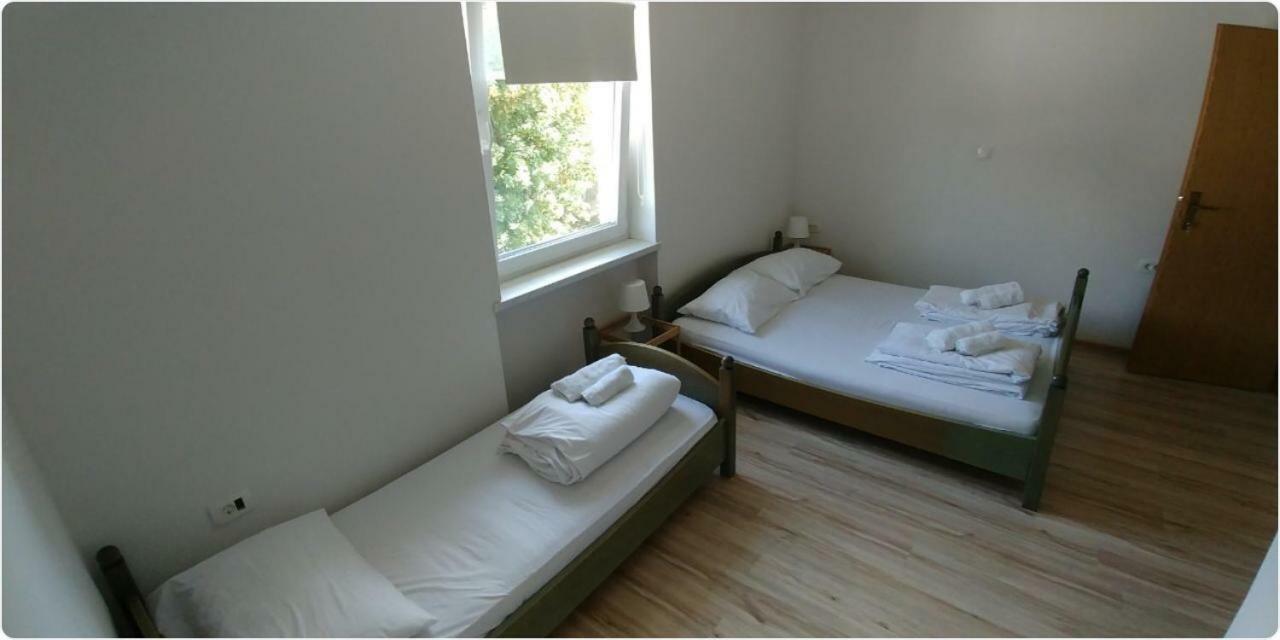 Lemonwood House Hotel โพสโตยนา ภายนอก รูปภาพ